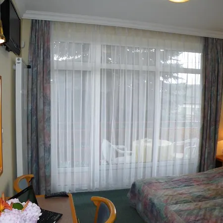 Rideg Апартаменты *