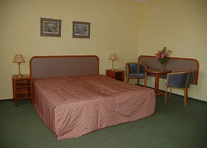 アパート Rideg ヘーヴィーズ