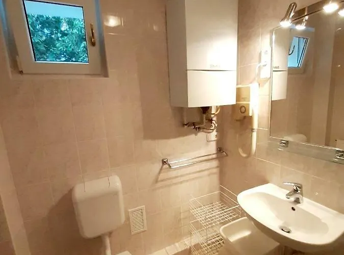 Rideg アパート ヘーヴィーズ